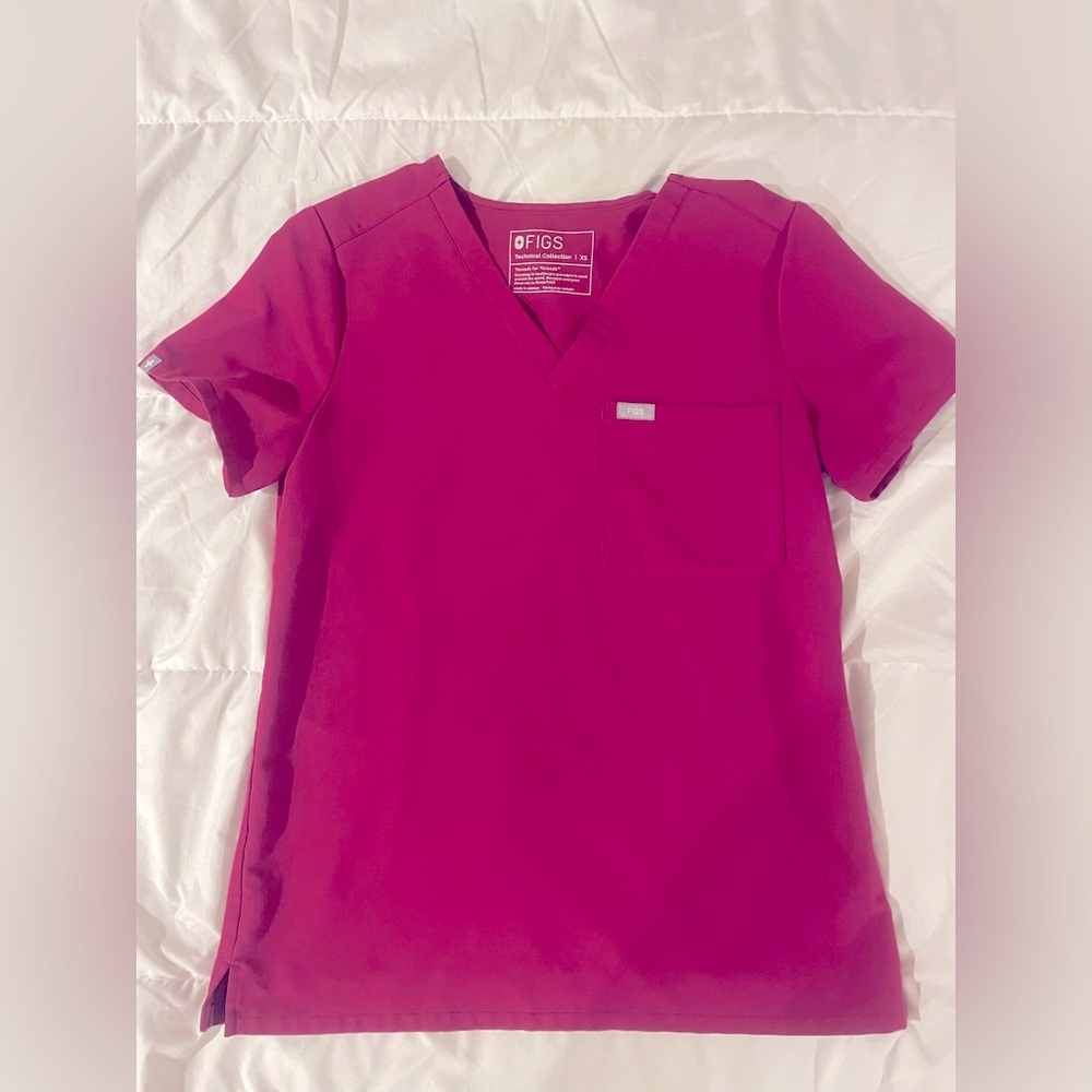 FIGS Catalina one pocket scrub top